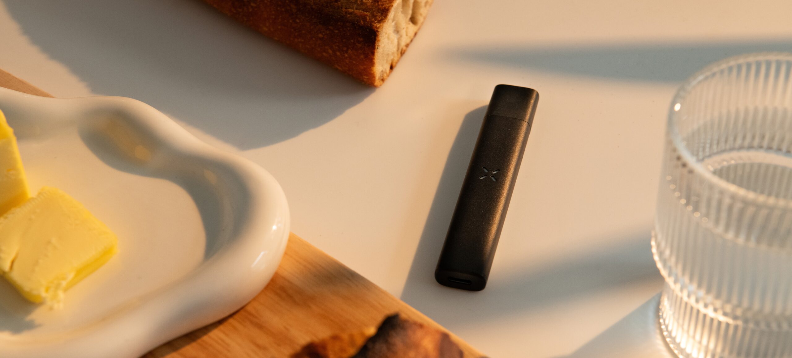 2024 Lifestyle – PAX Era Go – Black V1 2024 Lifestyle - PAX Era Go - Black V1